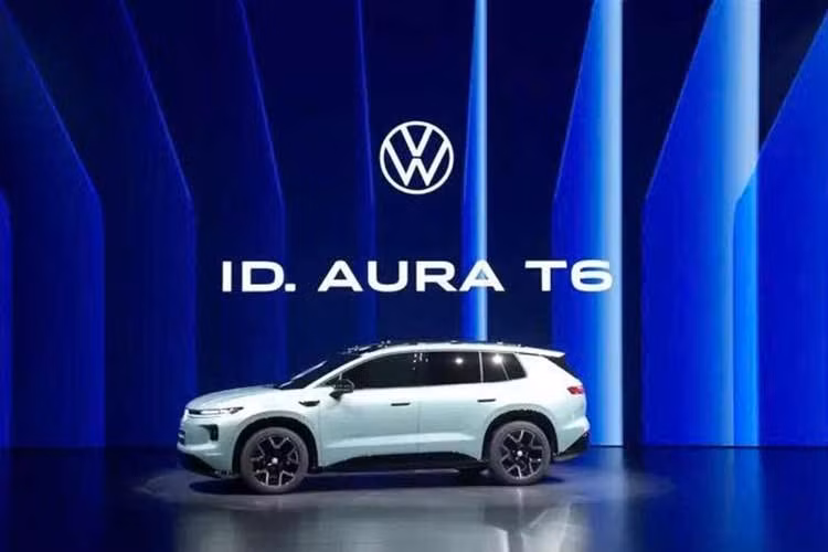 Theo hồ sơ được đăng trên trang web của Bộ Công nghiệp và Công nghệ Thông tin Trung Quốc, Volkswagen ID. Aura T6 sở hữu kích thước dài x rộng x cao lần lượt 4.811 x 1.879 x 1.648 mm cùng chiều dài cơ sở 2.836 mm. Để dễ hình dung, mẫu xe này chỉ ngắn hơn khoảng 65 mm so với Volkswagen ID.6.