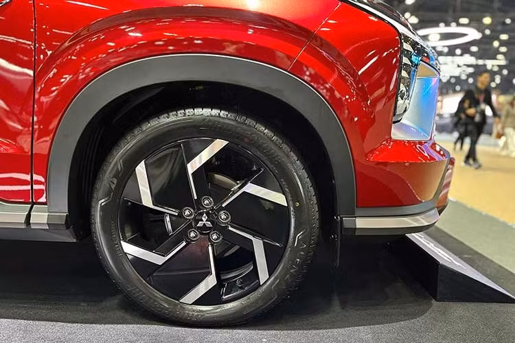 Theo kế hoạch, mẫu xe mới sẽ được trưng bày lần đầu vào ngày 16/7 tại trung tâm thương mại Kota Kasablanka (Jakarta), đồng thời khách hàng cũng có cơ hội trải nghiệm lái thử trong thời gian diễn ra sự kiện.