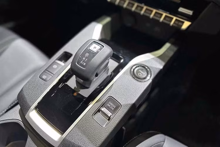 Lãnh đạo Mitsubishi cũng xác nhận một trong hai mẫu xe hybrid đang được hãng phân phối tại Thái Lan – gồm Xpander Hybrid và Xforce Hybrid – sẽ được bán và lắp ráp ngay tại Indonesia.