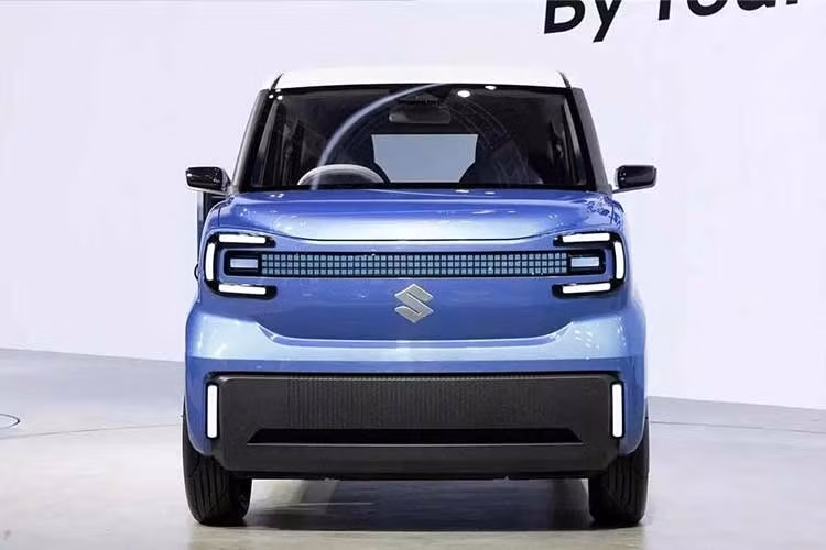 Suzuki e Vitara hiện là mẫu xe thuần điện duy nhất trong danh mục sản phẩm của Suzuki tại châu Âu. Theo các báo cáo mới nhất, Suzuki dự kiến sẽ giới thiệu thêm một mẫu xe điện thứ 3 vào năm 2029, nhiều khả năng thuộc phân khúc SUV.