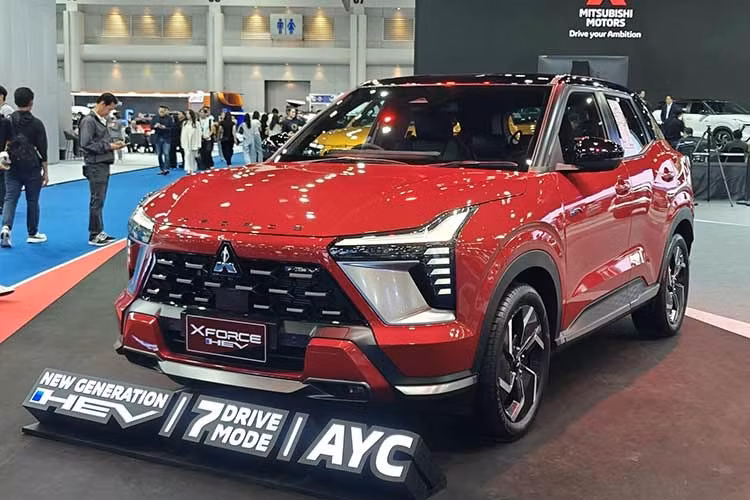 Mitsubishi Motors Krama Yudha Sales Indonesia (MMKSI) mới đây đã xác nhận thông tin mẫu xe Hybrid Electric Vehicle (HEV) đầu tiên tại xứ vạn đảo thông qua một đoạn teaser mới, hé lộ hình bóng của một mẫu SUV mang phong cách đô thị.