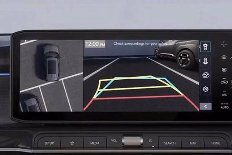 Hệ thống Virtual Engine Sound System (VESS) phát ra âm thanh bên ngoài nhằm tăng khả năng nhận biết cho người đi bộ khi xe di chuyển ở tốc độ thấp. Cần số điện tử Shift-by-Wire đặt trên cột lái sẽ thay thế cơ cấu chuyển số cơ khí truyền thống.