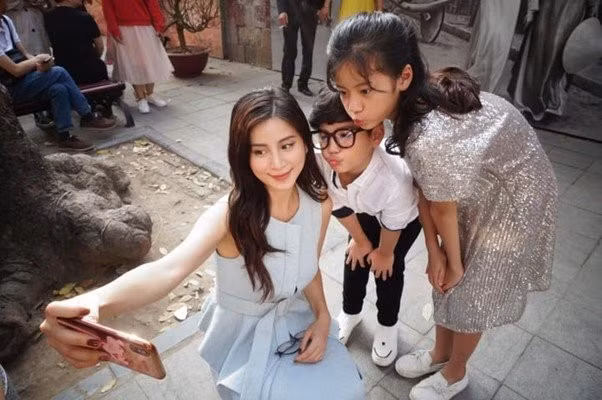 Sau khi giành giải cao nhất tại Miss Audition, Ngọc Anh dần im hơi lặng tiếng và yên bề gia thất khi mới 20 tuổi.