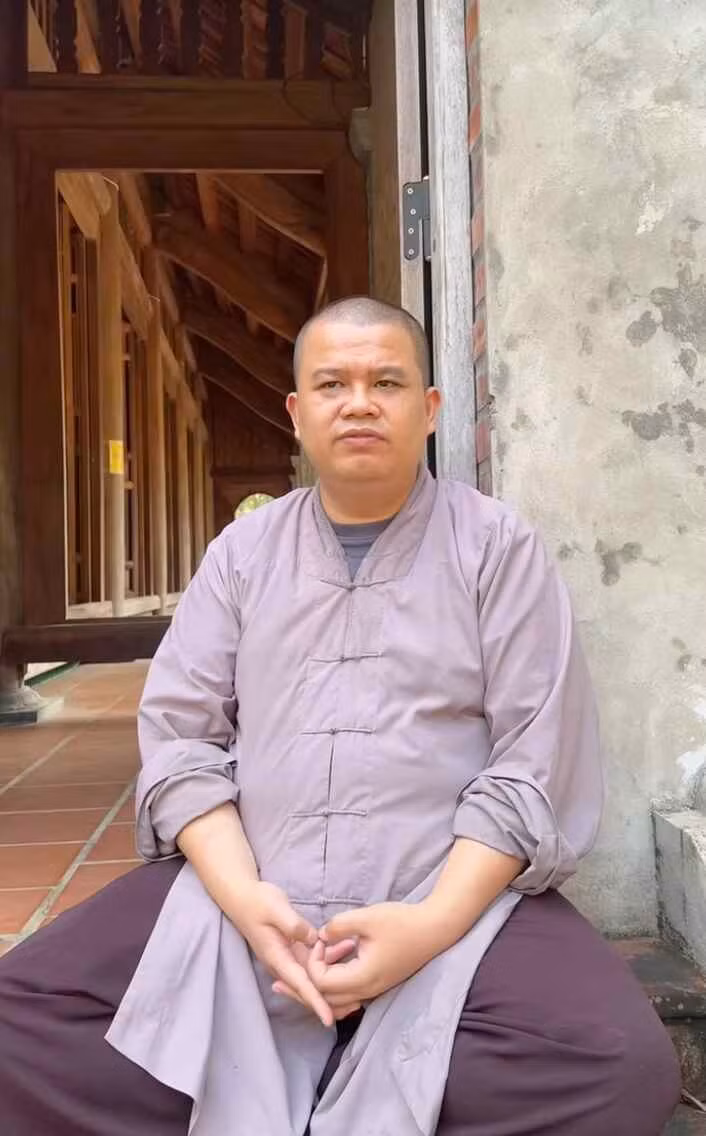 Trong các livestream của mình, thầy Thích Khai Quảng vẫn thể hiện một thái độ lạc quan, trò chuyện dí dỏm và hài hước.