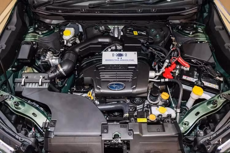 Động cơ kết hợp với hộp số vô cấp CVT với 8 cấp số giả lập và hệ dẫn động bốn bánh toàn thời gian đặc trưng của thương hiệu Subaru. Cuối cùng là gói trợ lái nâng cao EyeSight mới với 3 camera âm thanh nổi, 4 radar và 4 cảm biến lùi.
