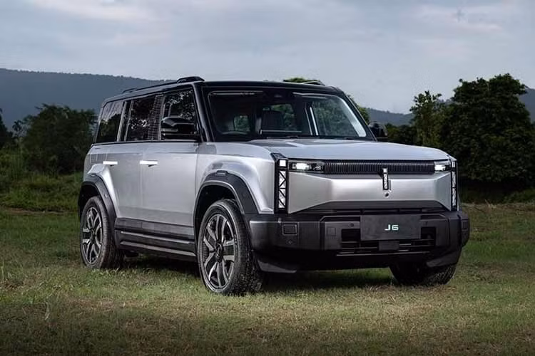 Sự xuất hiện của mẫu xe SUV Jaecoo J6T REEV 2026 mới cho thấy chiến lược mở rộng nhanh của Omoda &amp; Jaecoo tại khu vực Đông Nam Á. Tuy nhiên, tính đến thời điểm này, xe vẫn chưa chính thức công bố thời điểm ra mắt thị trường Việt Nam.