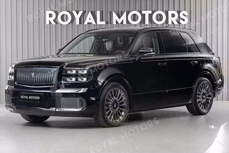 Century SUV là mẫu xe gần nhất mà Toyota từng tạo ra để cạnh tranh với Rolls-Royce Cullinan, đồng thời cũng được xem là đỉnh cao của ngành xe sang Nhật Bản và có giá khởi điểm 27 triệu Yên (khoảng 169.900 USD). Tuy nhiên, một đại lý tại Nga hiện đang rao bán một chiếc Toyota Century SUV đã qua sử dụng với mức giá cao gấp hơn 4 lần thông qua kênh nhập khẩu tư nhân.