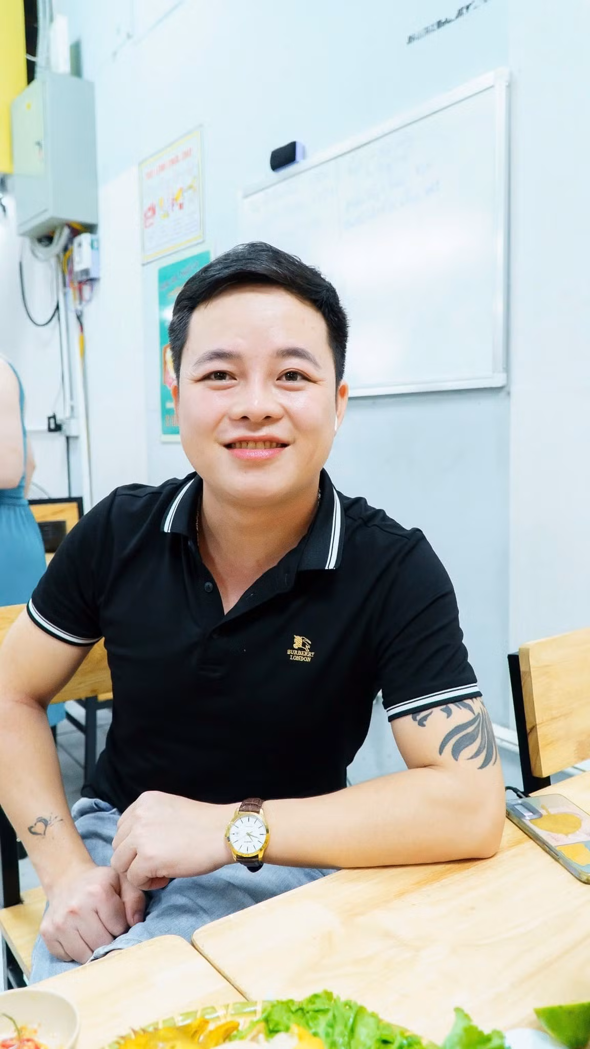 Về phía chị Thu Sao, trong một livestream mới đây người phụ nữ này tâm sự dù vừa trải qua biến cố hôn nhân với chồng trẻ nhưng chị vẫn giữ nguyên sự thiện cảm dành cho những người trẻ tuổi.