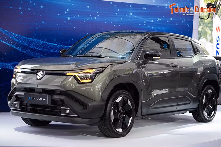 Đây là lần đầu tiên một mẫu xe thuần điện của thương hiệu Suzuki được đưa về Việt Nam. Hiện những thông tin xoay quanh kế hoạch mở bán mẫu xe SUV điện SUzuki eVitara hoàn toàn mới vẫn chưa được công bố. Không loại trừ khả năng mẫu xe này chỉ đưa về nhằm mục đích trưng bày.