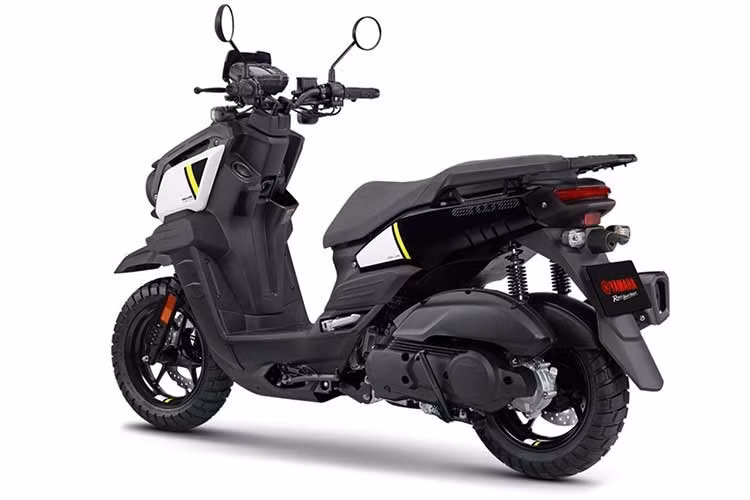 Ngoài màu sơn độc đáo tạo cảm giác như một chiếc xe được sinh ra để chinh phục mọi góc phố, BW'S Urban Explorer Edition còn được trang bị kính chắn gió trước thiết kế riêng với logo nhận diện phiên bản giới hạn, tăng tính khác biệt so với bản tiêu chuẩn và nâng cao giá trị sưu tầm.