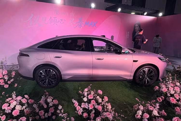 Gallery - [GALLERY] Cận cảnh BYD Qin Max từ 349 triệu, "uống xăng" chỉ 2,59 lít/100 km