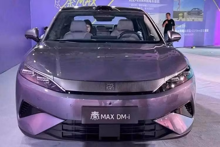 Gallery - [GALLERY] Cận cảnh BYD Qin Max từ 349 triệu, "uống xăng" chỉ 2,59 lít/100 km - image 10