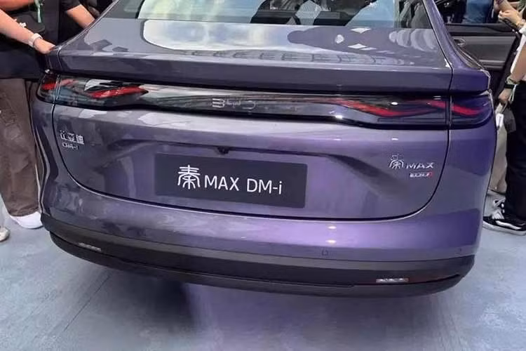 Gallery - [GALLERY] Cận cảnh BYD Qin Max từ 349 triệu, "uống xăng" chỉ 2,59 lít/100 km - image 13