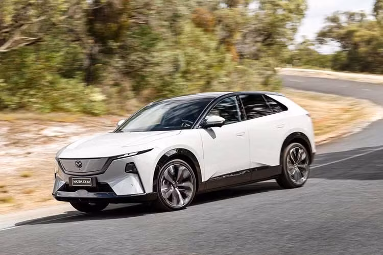 Gallery - [GALLERY] Mazda CX-6e bổ sung bản LiDAR hỗ trợ tự lái, từ 621,7 triệu đồng - image 14