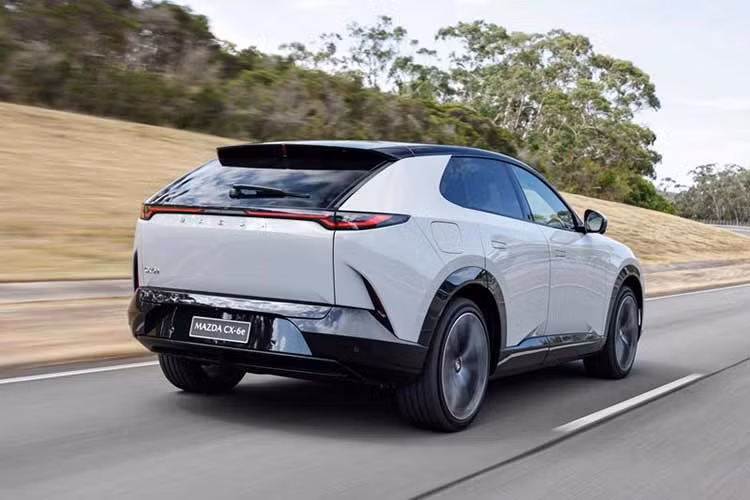 Gallery - [GALLERY] Mazda CX-6e bổ sung bản LiDAR hỗ trợ tự lái, từ 621,7 triệu đồng - image 12