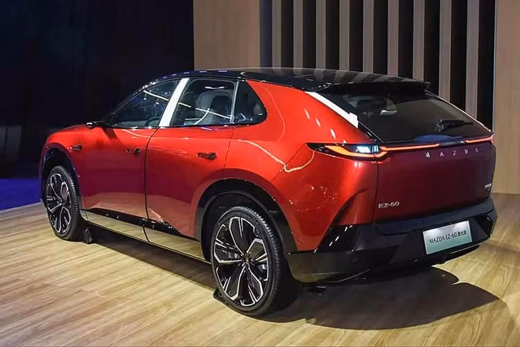 Gallery - [GALLERY] Mazda CX-6e bổ sung bản LiDAR hỗ trợ tự lái, từ 621,7 triệu đồng - image 15
