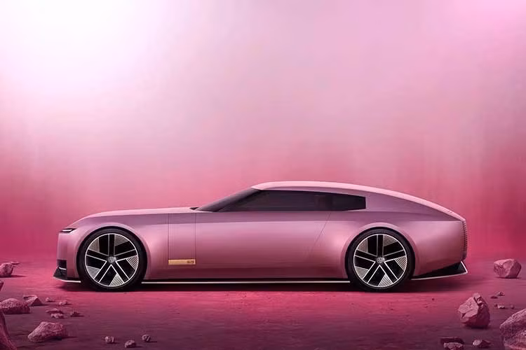 Việc Jaguar lựa chọn thay đổi mạnh hình ảnh thương hiệu được xem là bước đi có phần mạo hiểm trong bối cảnh thị trường xe sang điện ngày càng cạnh tranh, nơi các đối thủ Đức và Trung Quốc liên tục tung ra sản phẩm mới với công nghệ hiện đại hơn.
