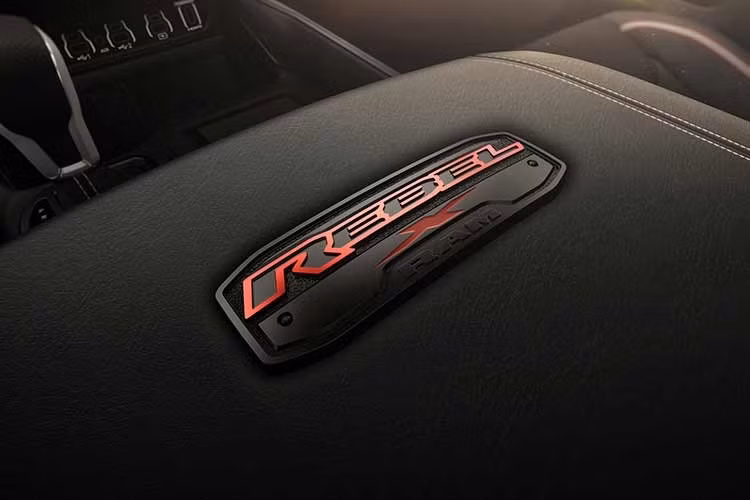 Trái tim của mẫu xe bán tải Ram Rebel X 2026 là động cơ 6 xi-lanh thẳng hàng tăng áp kép quen thuộc, sản sinh công suất 420 mã lực và mô-men xoắn 636Nm.