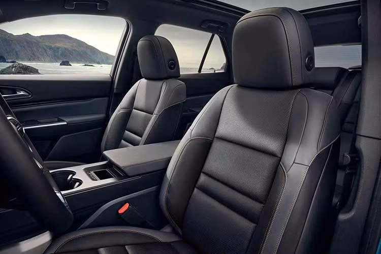Ngoài kích thước khá lớn, mẫu xe SUV thuần điện này còn được áp dụng phong cách thiết kế khá đặc trưng của thương hiệu Honda đồng thời trông giống xe xăng hơn là ôtô điện. Tại thị trường Mỹ, Honda Prologue được trang bị hệ thống đèn LED, mâm 19-21 inch (tùy phiên bản).