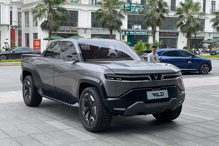 Với tốc độ phát triển và hoàn thiện sản phẩm hết sức chóng mặt của hãng xe điện VinFast hiện nay, nhiều người dùng rất kỳ vọng vào việc hãng sẽ sớm có bản thương mại hoá dành cho VF WILD trong tương lai gần.