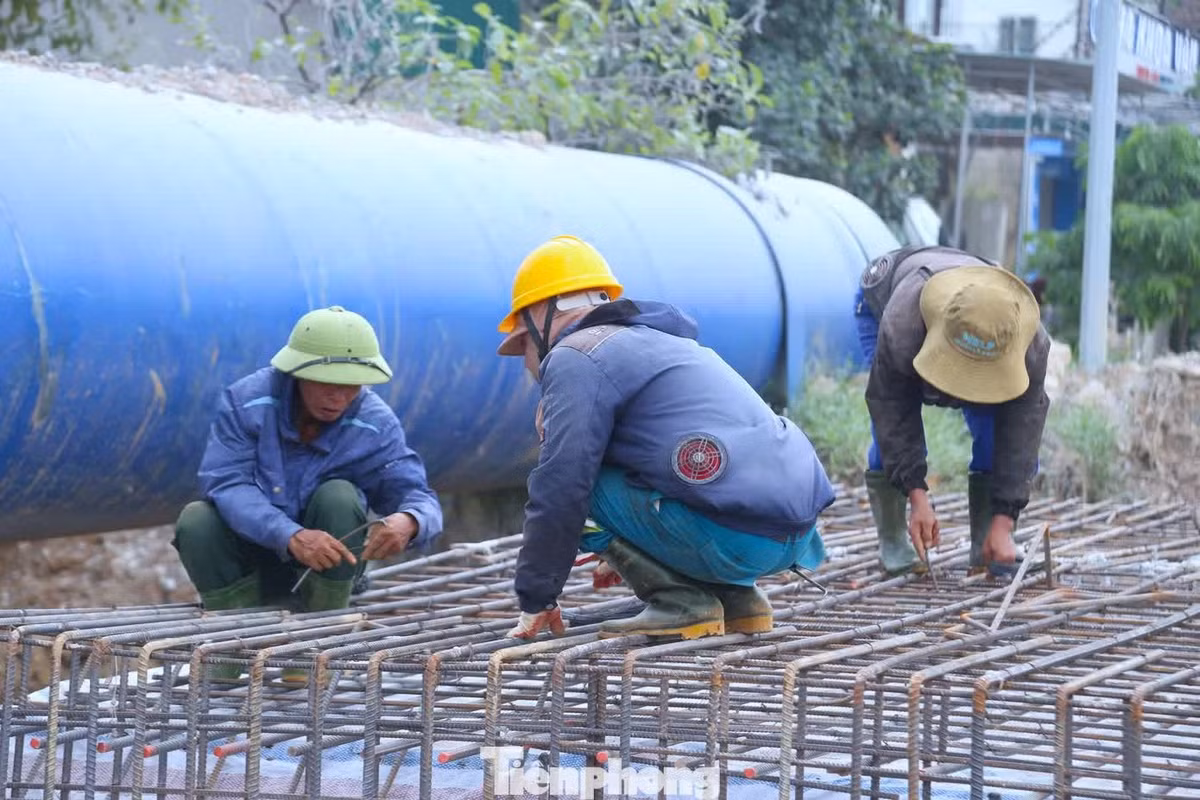 Gallery - [GALLERY ]Miệt mài 'bám' công trường ngày nghỉ lễ 2/9 - image 3
