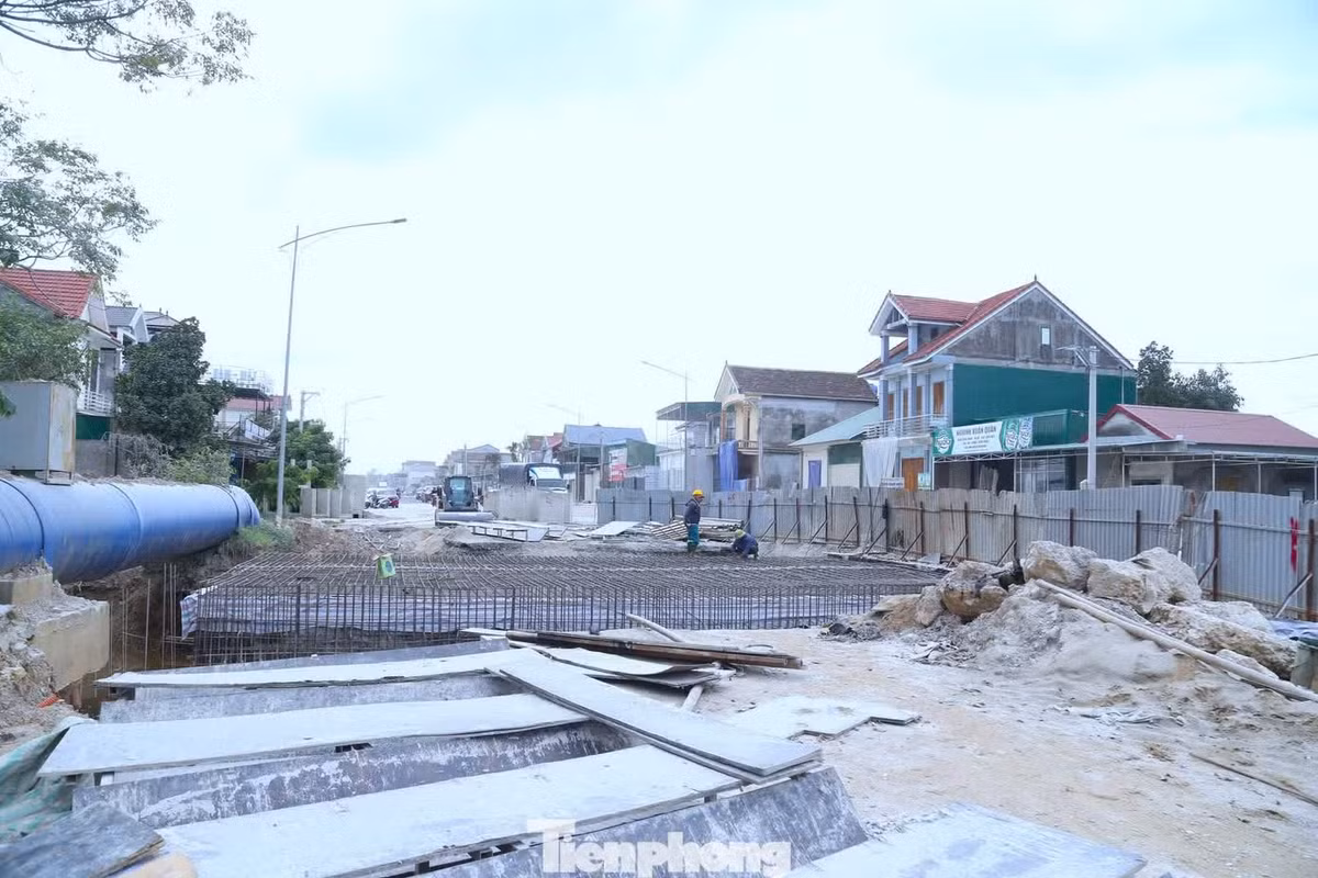 Gallery - [GALLERY ]Miệt mài 'bám' công trường ngày nghỉ lễ 2/9 - image 6
