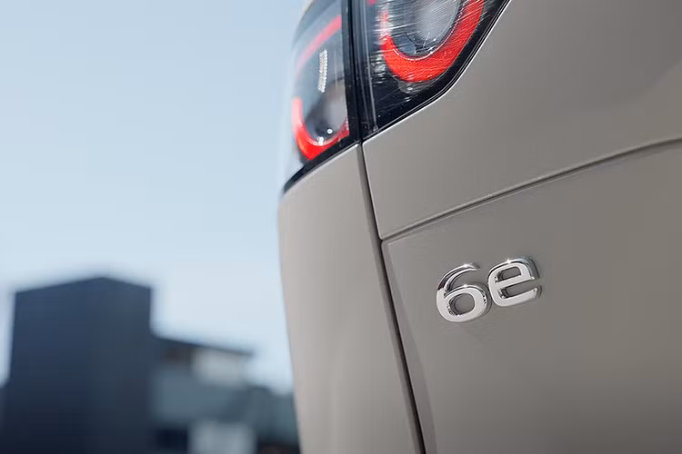 Mazda Australia nhấn mạnh đây là mẫu xe điện phổ thông đầu tiên của hãng tại thị trường này, mang lại giá trị cao nhờ trang bị và công nghệ vượt trội trong tầm giá.