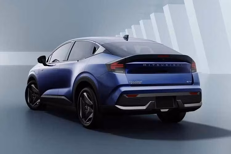 Phạm vi hoạt động tối đa của mẫu xe điện này theo chuẩn EPA đạt 488 km. Mitsubishi cho biết sẽ công bố thêm thông tin chi tiết và giá bán của Eclipse Sportback trong thời gian tới trước khi xe chính thức ra mắt thị trường.