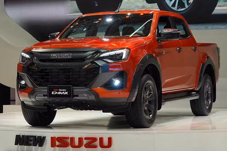 Isuzu D-Max bán ra 35 xe ﻿Mẫu bán tải Isuzu D-Max bán ra 35 xe, có mức tăng 218% so với tháng 4 (11 xe). Lũy kế đạt 352 xe. Mẫu bán tải của Isuzu vẫn lép vế hoàn toàn trước "vua bán tải" Ford Ranger, chỉ được một bộ phận khách hàng thực dụng mua về phục vụ chuyên chở thuần túy.