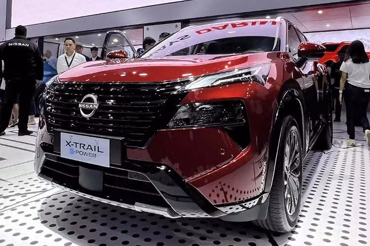 Mẫu crossover Nissan X-Trail e-Power 2026 đã chính thức quay trở lại thị trường Philippines sau nhiều năm vắng bóng, tại Triển lãm Ô tô Quốc tế Philippines lần thứ 10 (PIMS 2026). Ở lần trở lại này, X-Trail thế hệ mới được phân phối với duy nhất một phiên bản sử dụng công nghệ hybrid e-Power.