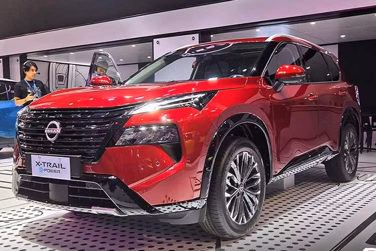 Tại thị trường Philippines, phiên bản e-Power của Nissan X-Trail 2026 được niêm yết ở mức giá 2,29 triệu Peso (tương đương 980 triệu đồng) cho biến thể duy nhất. Hiện chưa có thông tin về mẫu xe này liệu có ra mắt tại Việt Nam hay không, nhưng phiên bản cũ hiện đã biến mất trên website của hãng.