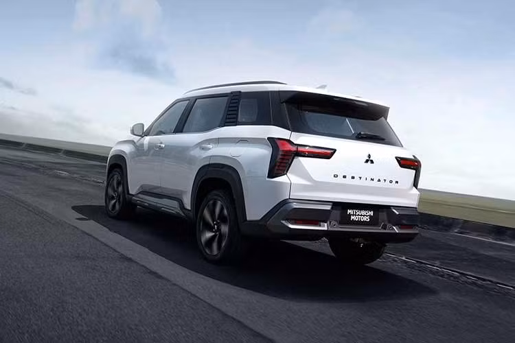 Theo kế hoạch, mẫu SUV Mitsubishi Destinator HEV 2027 mới này sẽ được giới thiệu đầu tiên tại Indonesia và Philippines, trước khi mở rộng ra các thị trường khác như Thái Lan, Việt Nam, Trung Đông và châu Phi.