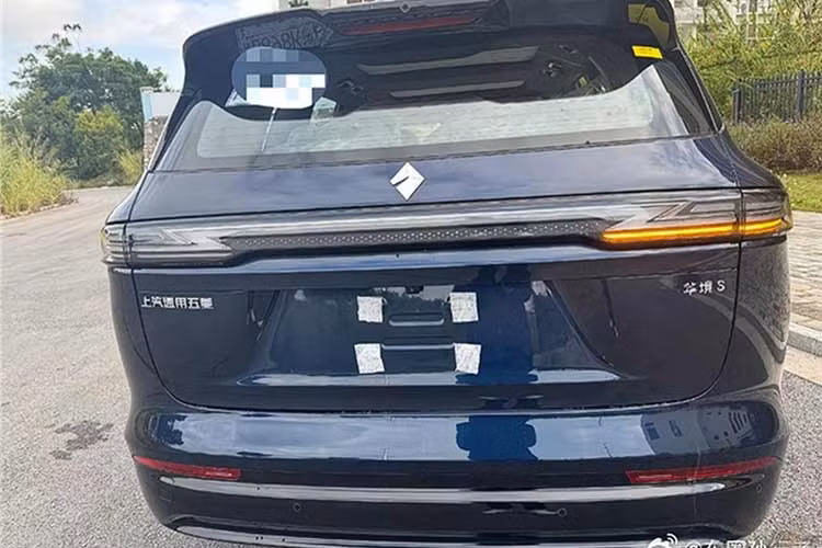 Ngoài ra còn có BAIC , JAC và SAIC dưới các thương hiệu sau trong khuôn khổ Liên minh Di động Thông minh Harmony ( HIMA ): Aito, Luxeed, Stelato, Maextro và Saic. Các dự án hợp tác với Dongfeng và GAC cũng đang được tiến hành.