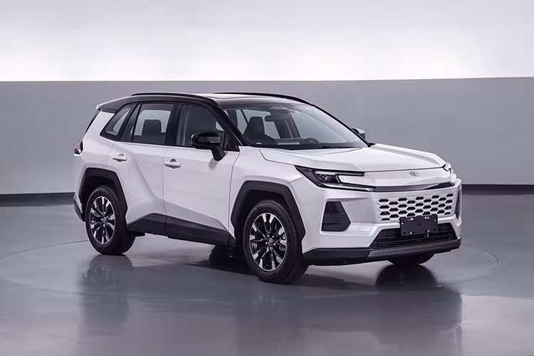 Mẫu xe SUV Toyota Wildlander này vốn được sản xuất thông qua liên doanh với GAC tại Trung Quốc trong khi "người anh em" RAV4 quen thuộc hơn do Toyota hợp tác với FAW chế tạo đang bán ra, còn Wildlander 2026 thế hệ mới sẽ ra mắt vào cuối năm nay.