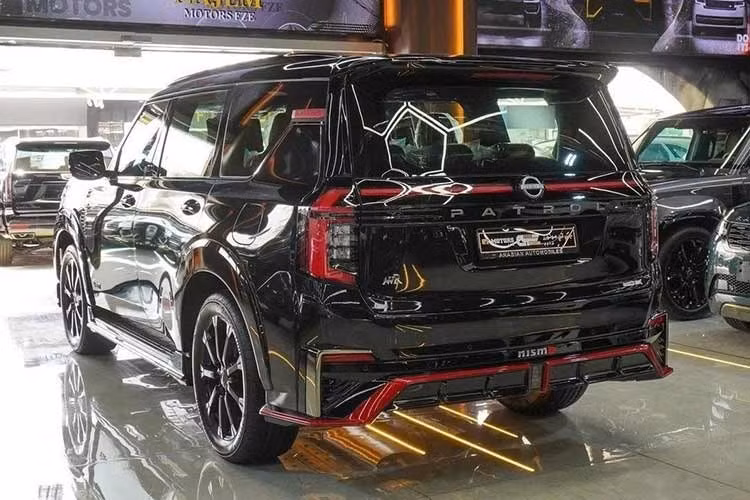 Hiện tại, phía đơn vị phân phối chính hãng của Nissan tại Việt Nam vẫn chưa đưa ra xác nhận chính thức về kế hoạch mở bán dòng xe SUV này. Trước đó, vào đầu năm 2025, một số đại lý chính hãng từng nhận đặt cọc Nissan Patrol nhưng sau đó đã tiến hành hoàn tiền cho khách hàng.