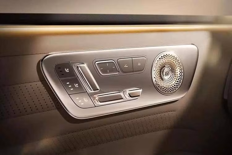 Phiên bản cao cấp nhất của BYD Denza N8 2026 mới sẽ sử dụng hệ dẫn động bốn bánh toàn thời gian với 3 mô-tơ điện, cho tổng công suất 890 kW (1.193 mã lực).