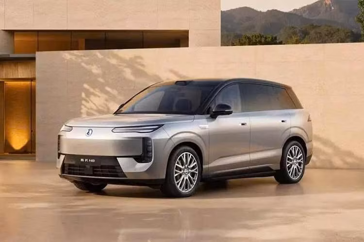 Mẫu SUV cỡ lớn Denza N8 2026 mới của BYD đã được hé lộ nội thất trước khi ra mắt tại Trung Quốc. Những hình ảnh chính thức này đã được thương hiệu Denza của BYD công bố tại Trung Quốc vào hôm 31/8/2026 vừa qua.