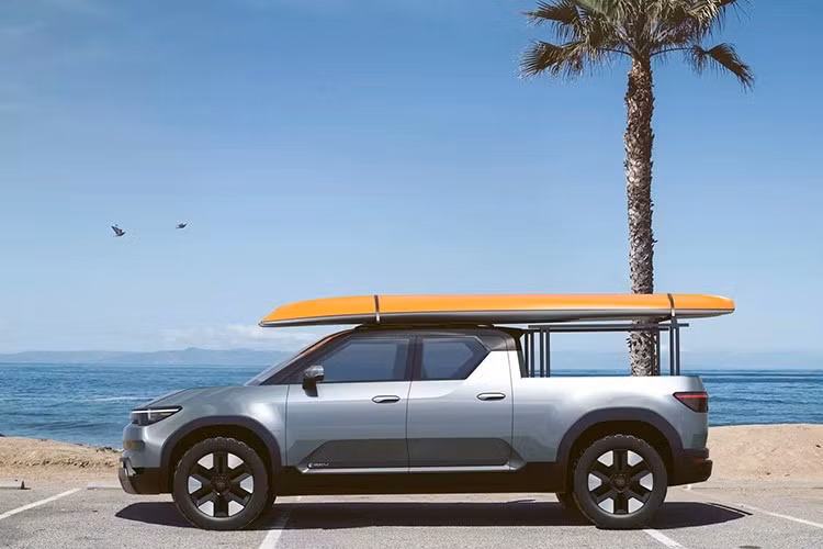 Theo Best Car, mẫu SUV Land Cruiser Se có thể được trình làng ngay trong năm 2026 – đúng dịp kỷ niệm 75 năm ra đời thương hiệu Land Cruiser. Phiên bản bán tải dự kiến sẽ ra mắt sau đó một năm, vào 2027.