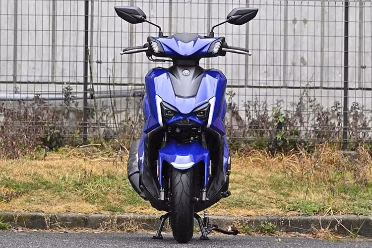 Tại thị trường Nhật Bản, Yamaha Cygnus X 125 2026 có giá 389.400 yên (khoảng 64,5 triệu đồng), tăng nhẹ so với phiên bản Cygnus Gryphus trước đó. Xe được ra mắt với 3 tùy chọn màu sắc cá tính, hướng đến đối tượng khách hàng trẻ tuổi và những người yêu thích dòng xe ga phong cách racing.