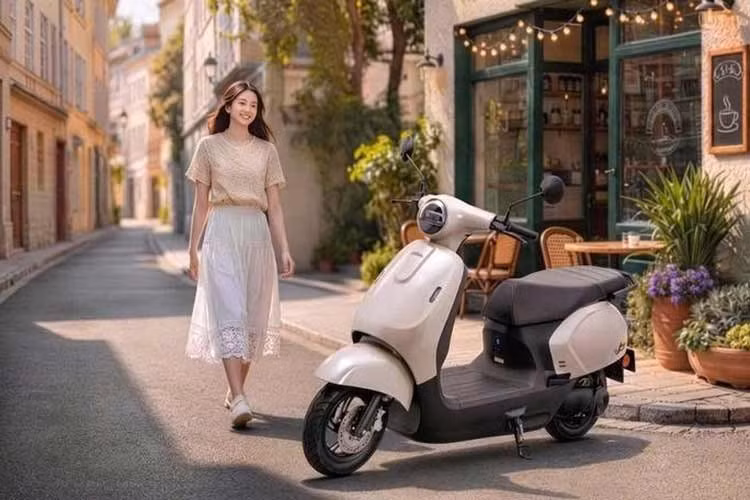 Thương hiệu liên doanh Wuyang-Honda tại Trung Quốc vừa tạo nên một cơn địa chấn trong ngành xe hai bánh khi chính thức trình làng mẫu xe máy điện mang phong cách cổ điển UQ3 2026. Khác với tư duy làm xe điện đắt đỏ trước đây, UQ3 được niêm yết với mức giá cực kỳ dễ chịu.