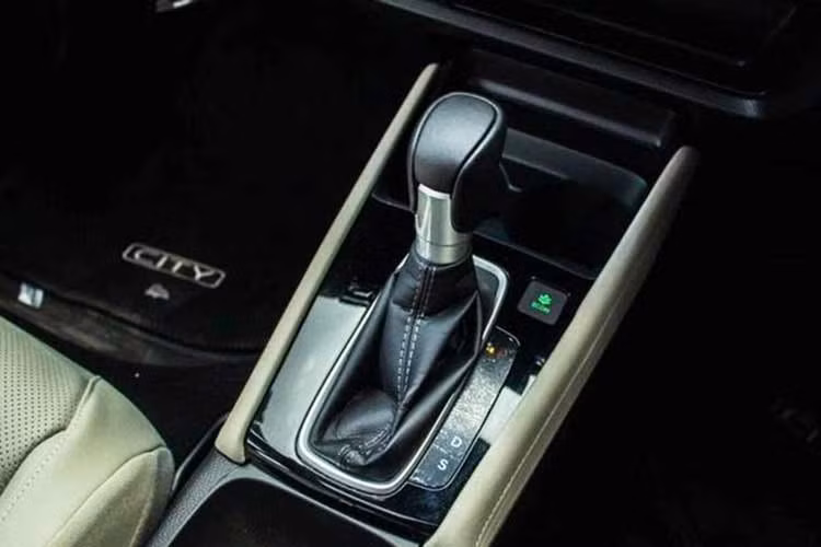 Về khía cạnh an toàn, hệ thống công nghệ Honda SENSING tiếp tục là trang bị tiêu chuẩn trên tất cả các biến thể. Ngoài ra, danh sách tính năng hỗ trợ người lái hứa hẹn sẽ hoàn thiện hơn nếu được tích hợp thêm hệ thống quan sát làn đường LaneWatch cùng camera toàn cảnh.