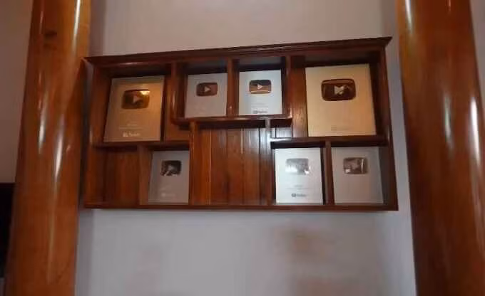 Sau giai đoạn bùng nổ, sức hút của kênh bà Tân Vlog dần giảm nhiệt. Tính đến ngày 29/5/2025, Bà Tân Vlog đã đăng tải 641 video, sở hữu 4,49 triệu lượt đăng ký. Trung bình, mỗi video hiện thu hút khoảng 200.000 lượt xem – vẫn là con số ấn tượng, dù không còn so với thời kỳ vàng son.