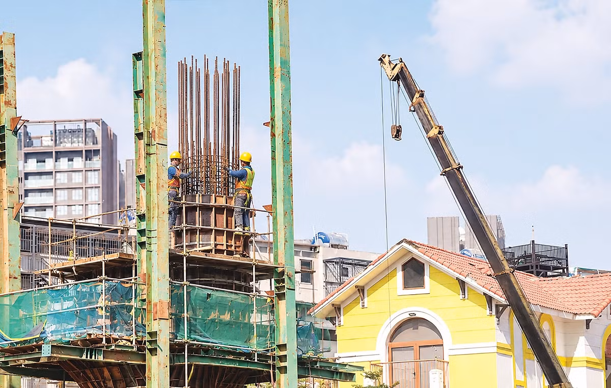 Theo thiết kế, điểm nhấn của công trình là hệ thống 4 nhánh cầu tuabin bằng bê tông cốt thép dự ứng lực, có tổng chiều dài khoảng 2.357m. Mặt cầu rộng 8,8m, được bố trí 2 làn xe. Cấu trúc cầu nhánh cho phép phương tiện di chuyển theo các hướng khác nhau, góp phần tổ chức lại luồng giao thông tại khu vực giao cắt giữa hai tuyến đường.