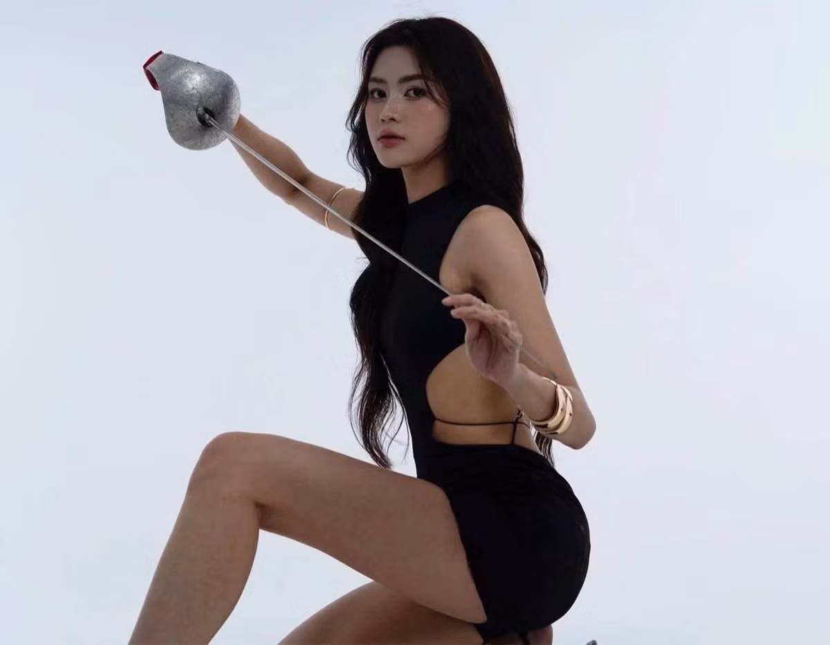 Trước khi đến với đấu kiếm, Ngô Thị Hương từng theo đuổi điền kinh. Nền tảng thể lực tốt cùng ý chí kiên trì đã giúp nữ vận động viên trẻ nhanh chóng thích nghi với bộ môn mới khi chuyển hướng sang đấu kiếm.
