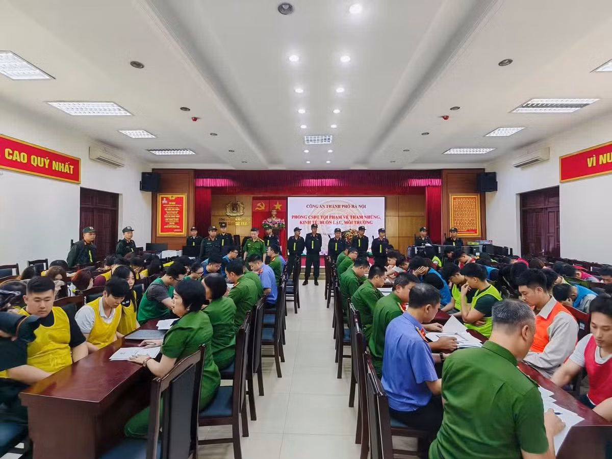 Cơ quan điều tra làm việc với các đối tượng trong vụ án.
