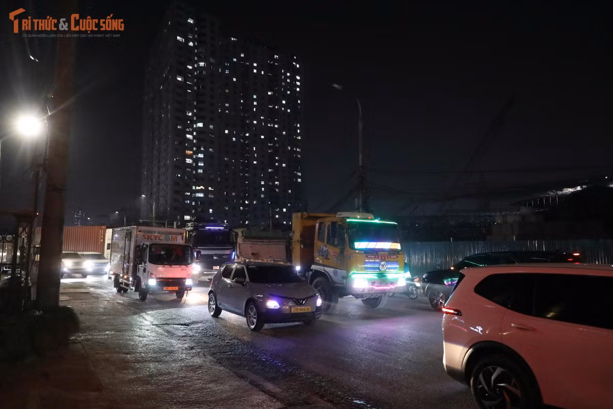 Bảo đảm an toàn giao thông không chỉ phụ thuộc vào hạ tầng và hoạt động tuần tra, kiểm soát mà còn bắt đầu từ ý thức của mỗi người lái xe, trong đó có việc sử dụng đèn đúng quy định và tôn trọng tầm nhìn của những người cùng tham gia giao thông.