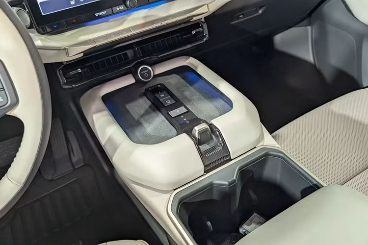 Việc trì hoãn này cũng làm dấy lên câu hỏi về số phận của Subaru Getaway và Lexus TZ – hai mẫu SUV được phát triển trên cùng nền tảng với Highlander EV. Hiện cả Subaru và Lexus vẫn chưa đưa ra bình luận liên quan.