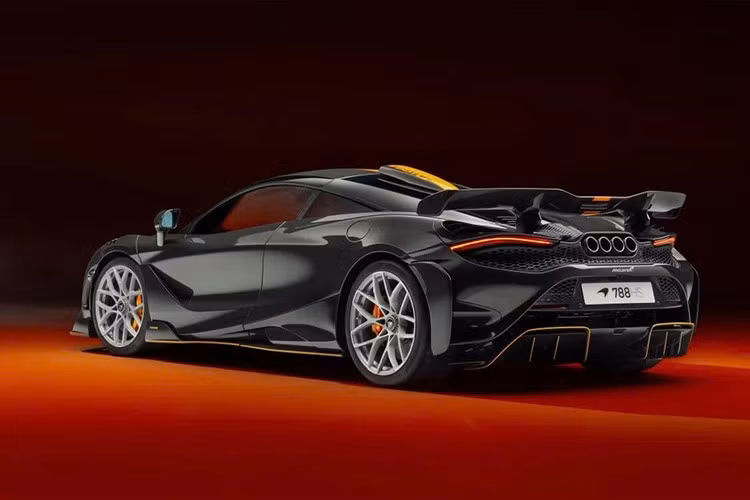 Sức mạnh này giúp 788HS hoàn thành bài tăng tốc 0-100 km/h trong 2,8 giây, đạt 200 km/h sau 7 giây và có tốc độ tối đa 330 km/h. Với những thông số trên, đây là biến thể sở hữu hiệu năng cao nhất từng được McLaren chế tạo dựa trên kiến trúc của 720S.