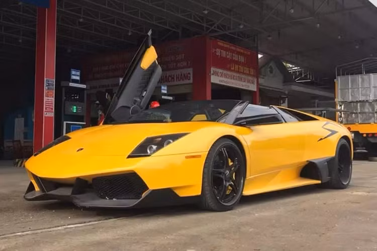 Động cơ kết hợp với hộp số tự động 6 cấp E-Gear, nhờ đó, Lamborghini Murcielago LP640 mui trần độc nhất Việt Nam có khả năng tăng tốc từ vị trí xuất phát lên 100 km/h chỉ trong khoảng thời gian 3,4 giây trước khi đạt tốc độ tối đa 336 km/h.