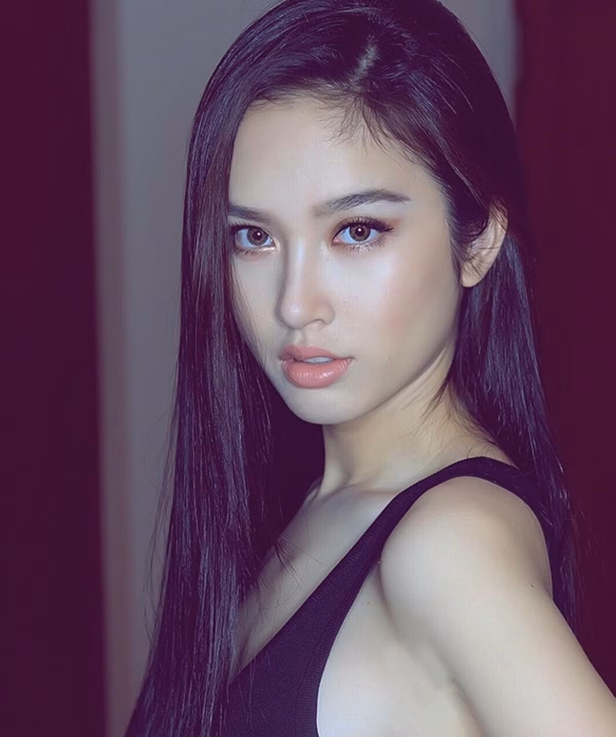 Người đẹp này luôn tự tin thể hiện bản thân, chứng minh rằng vẻ đẹp và tài năng không giới hạn bởi giới tính sinh học.